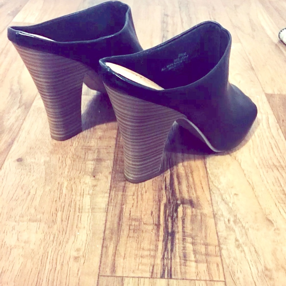 Ladies shoes high heels black.